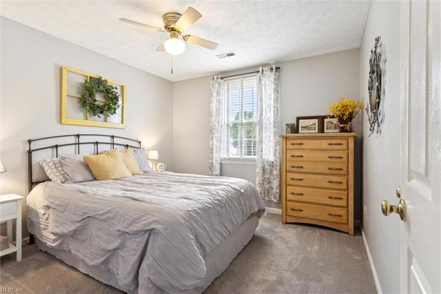 100 Elise PL, Yorktown, VA 23693