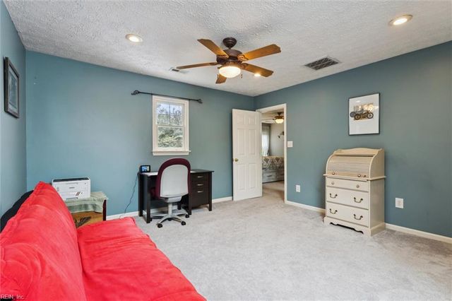 100 Elise PL, Yorktown, VA 23693