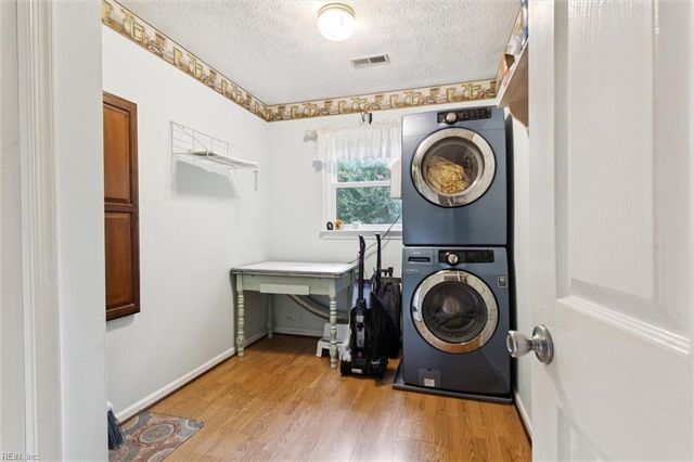 100 Elise PL, Yorktown, VA 23693