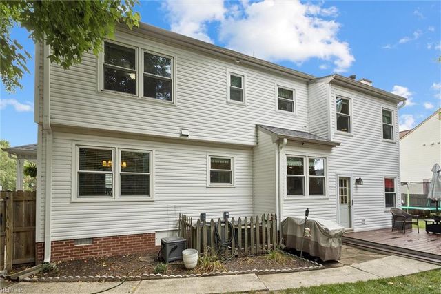 100 Elise PL, Yorktown, VA 23693