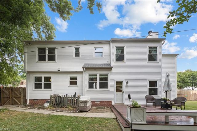100 Elise PL, Yorktown, VA 23693