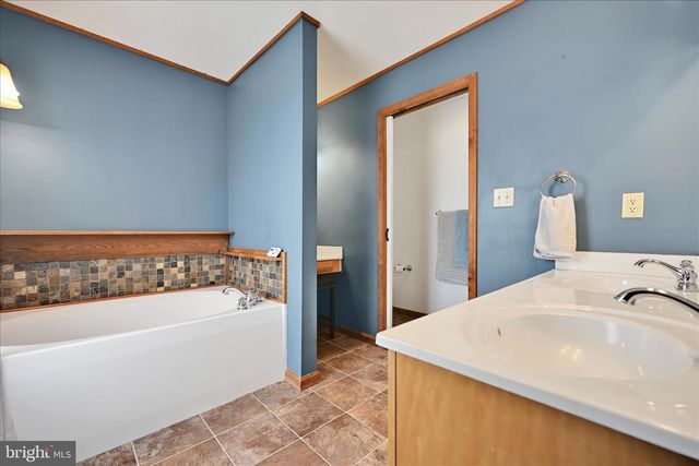 638 MANADA GAP RD, Grantville, PA 17028