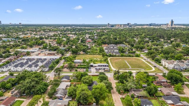 1916 Springrock Lane, Houston, TX 77080