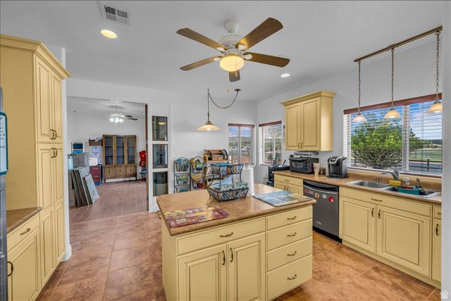 736 DAMMERON VALLEY DR, Dammeron Valley, UT 84783
