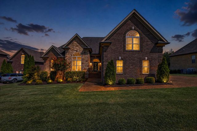 109 Waters Hill Cir, Lebanon, TN 37087