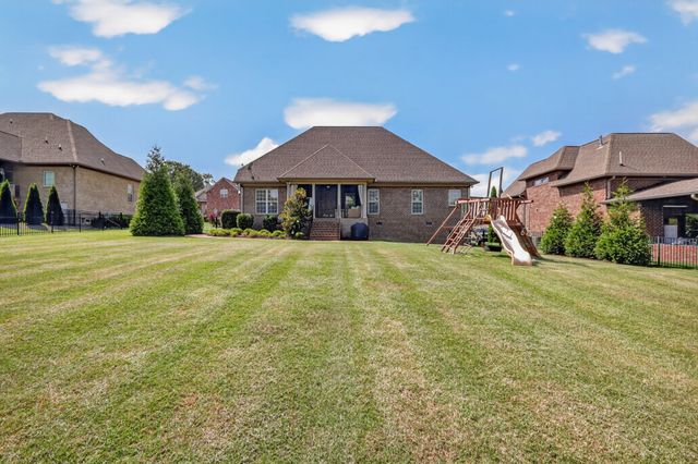 109 Waters Hill Cir, Lebanon, TN 37087