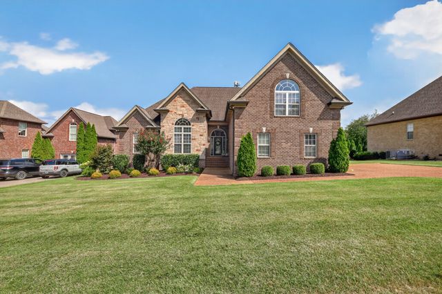 109 Waters Hill Cir, Lebanon, TN 37087
