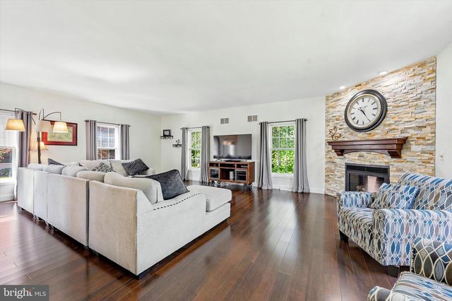 7 KATHLEEN DR, Landenberg, PA 19350