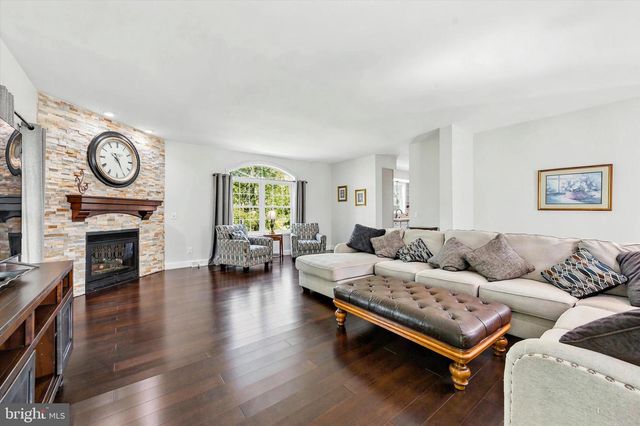 7 KATHLEEN DR, Landenberg, PA 19350