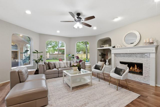 19211 E Larah Lane, Houston, TX 77094