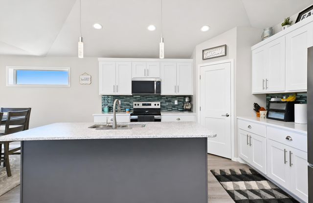 6464 59th Avenue S, Fargo, ND 58104