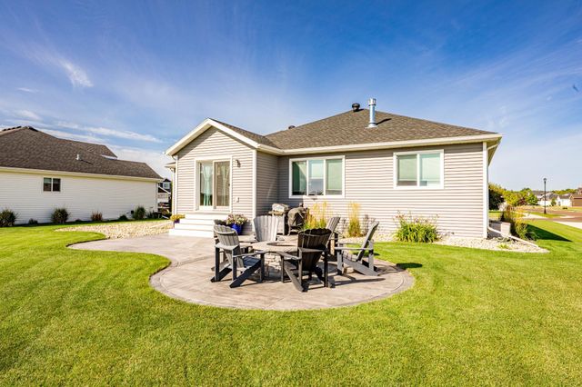 6464 59th Avenue S, Fargo, ND 58104