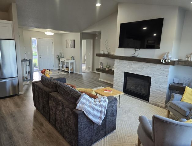 6464 59th Avenue S, Fargo, ND 58104