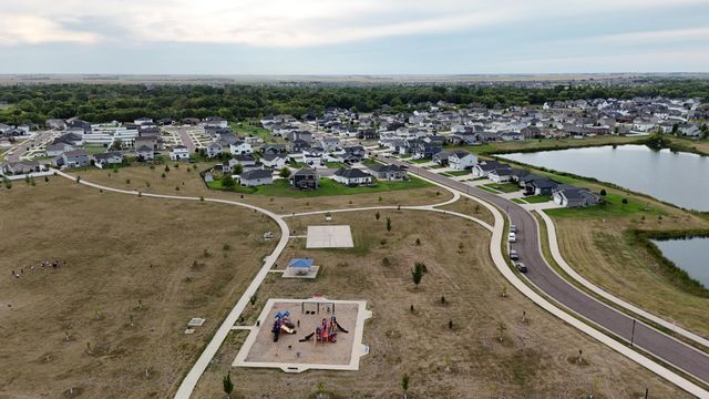 6464 59th Avenue S, Fargo, ND 58104
