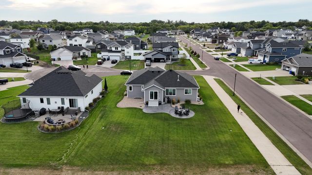6464 59th Avenue S, Fargo, ND 58104