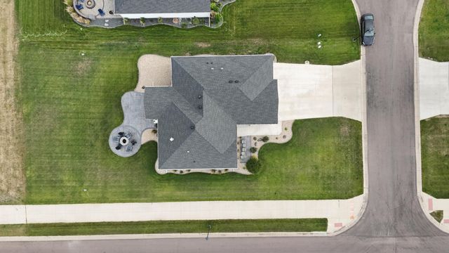 6464 59th Avenue S, Fargo, ND 58104