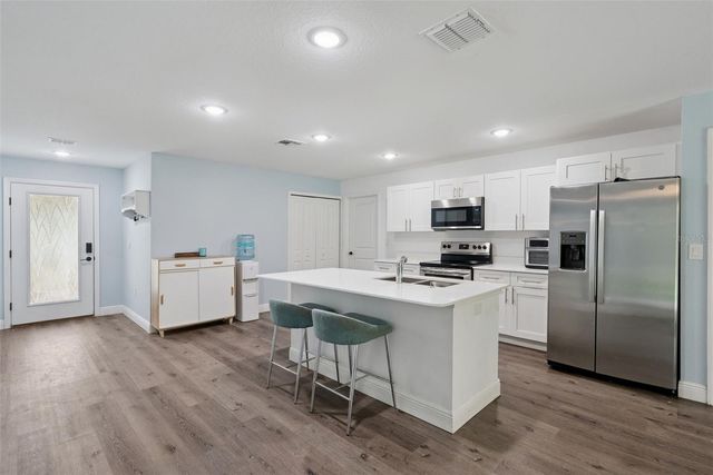 1639 11TH AVENUE, Deland, FL 32724