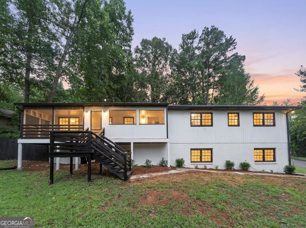 135 Golden Hills Drive, Woodstock, GA 30189