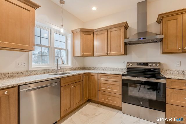 511 Elm Street 3-2, North Haven, CT 06473