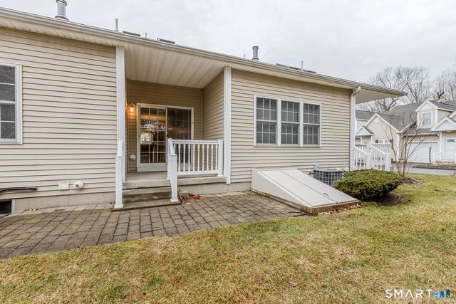 511 Elm Street 3-2, North Haven, CT 06473