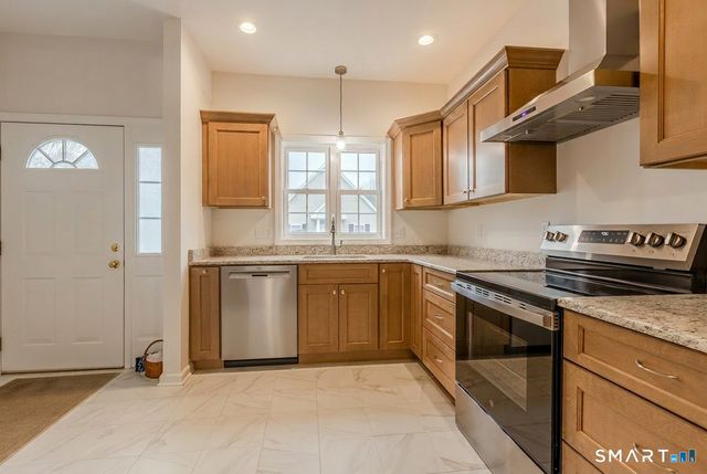 511 Elm Street 3-2, North Haven, CT 06473