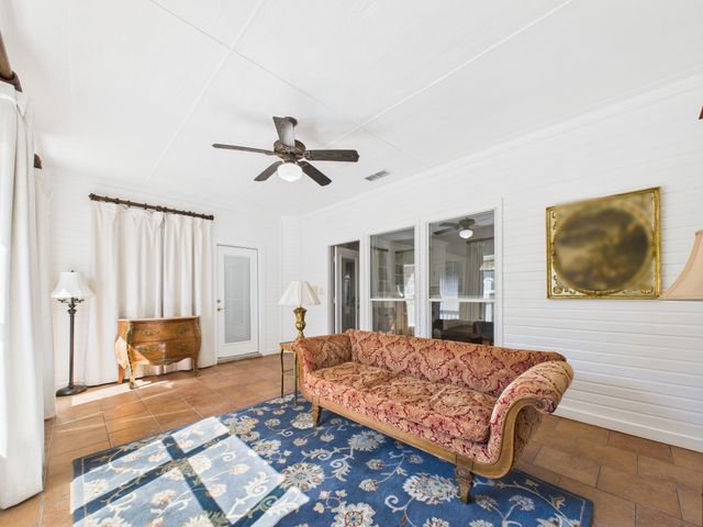 105 Sumner Lane, Waxahachie, TX 75165