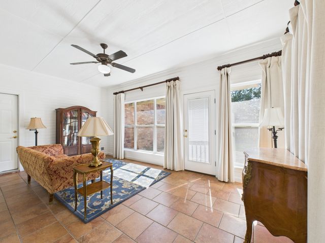 105 Sumner Lane, Waxahachie, TX 75165