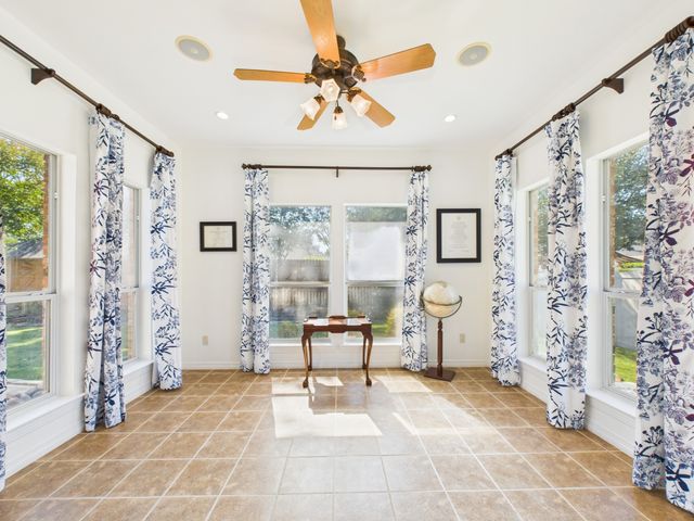 105 Sumner Lane, Waxahachie, TX 75165