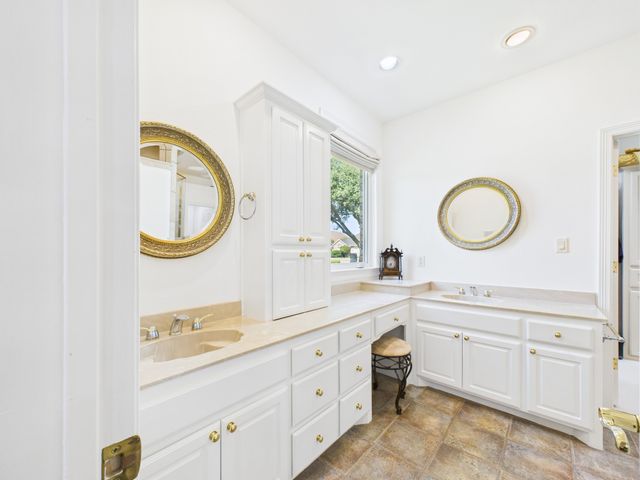 105 Sumner Lane, Waxahachie, TX 75165
