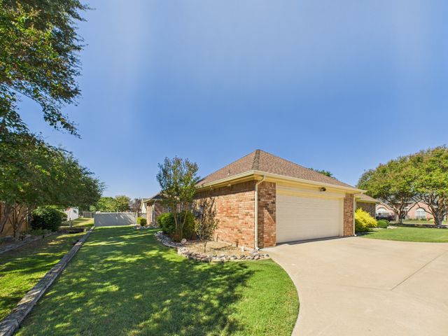 105 Sumner Lane, Waxahachie, TX 75165