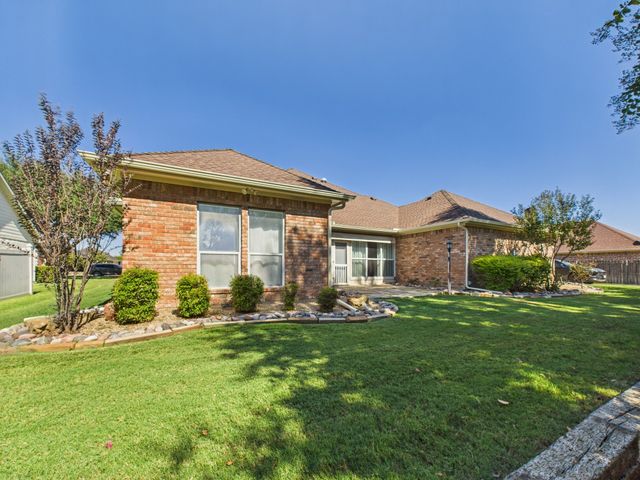105 Sumner Lane, Waxahachie, TX 75165