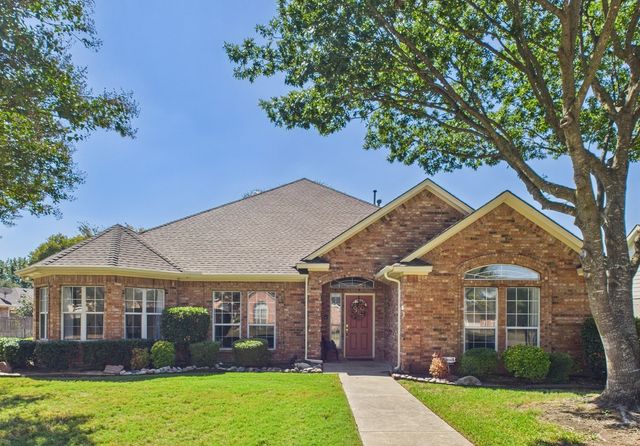 105 Sumner Lane, Waxahachie, TX 75165