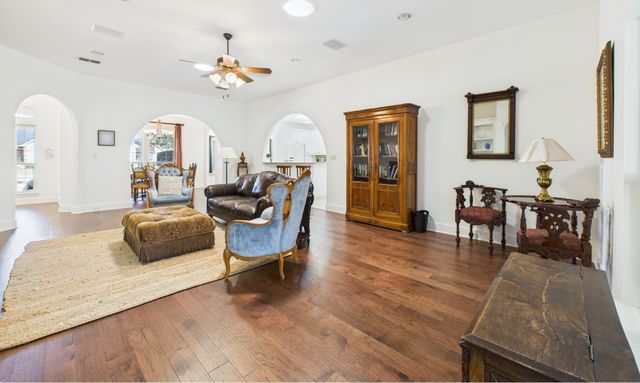 105 Sumner Lane, Waxahachie, TX 75165