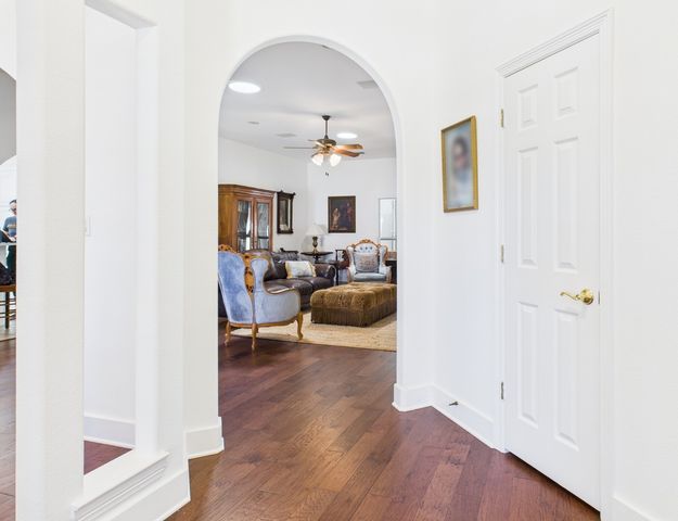 105 Sumner Lane, Waxahachie, TX 75165