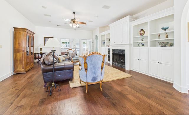 105 Sumner Lane, Waxahachie, TX 75165