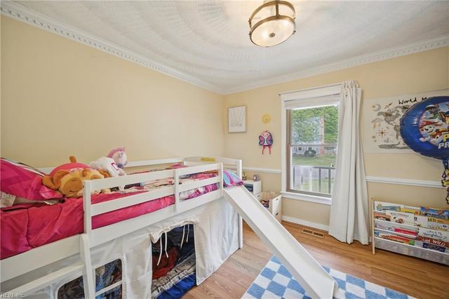 809 Grantham LN, Chesapeake, VA 23322