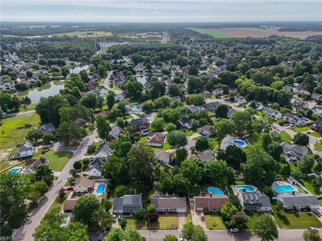 809 Grantham LN, Chesapeake, VA 23322