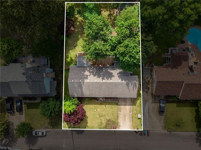 809 Grantham LN, Chesapeake, VA 23322