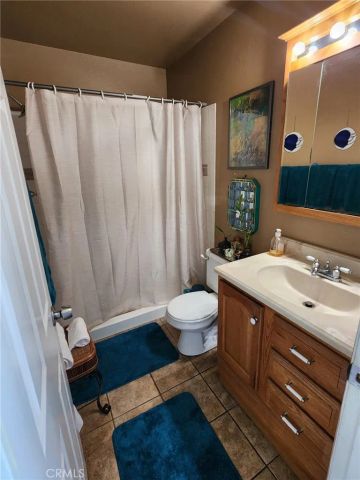 6300 Ringwood Street, Bakersfield, CA 93313