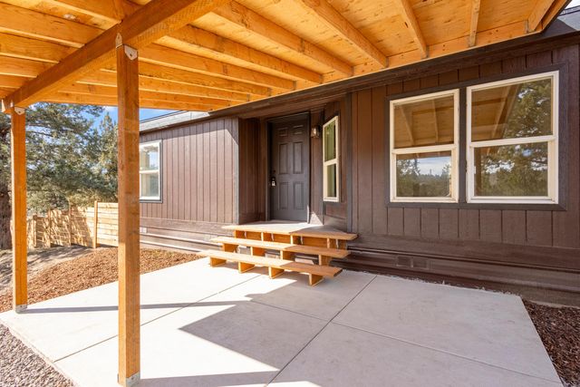 9071 SW Sand Ridge Road, Terrebonne, OR 97760