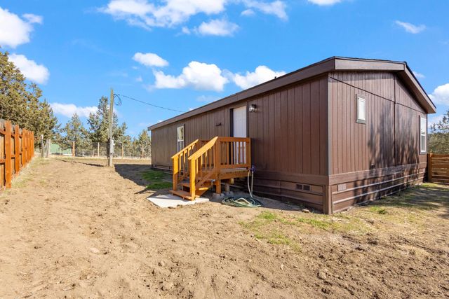 9071 SW Sand Ridge Road, Terrebonne, OR 97760