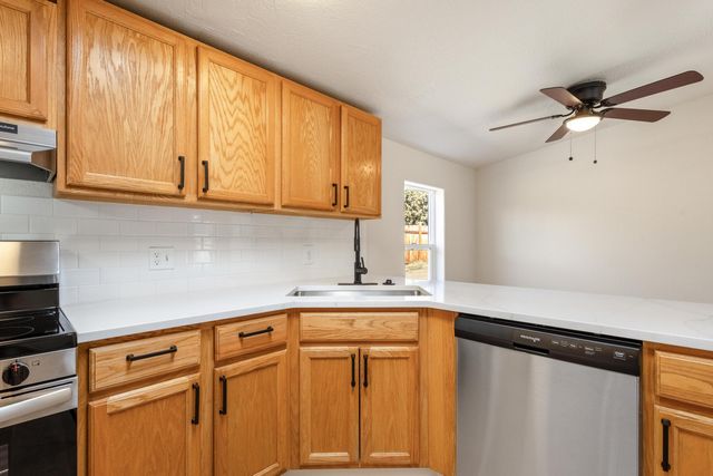 9071 SW Sand Ridge Road, Terrebonne, OR 97760