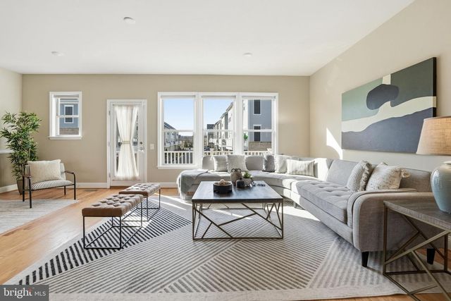 1707 COTTONWOOD GROVE RD, Dumfries, VA 22026