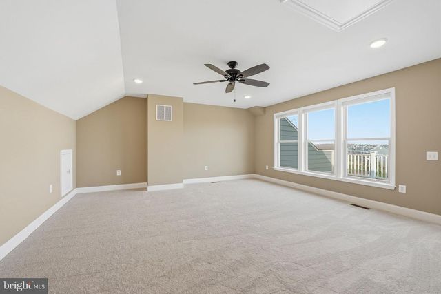 1707 COTTONWOOD GROVE RD, Dumfries, VA 22026