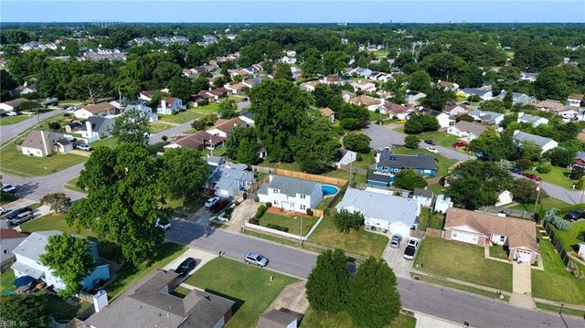 5112 Holly Farms DR, Virginia Beach, VA 23462