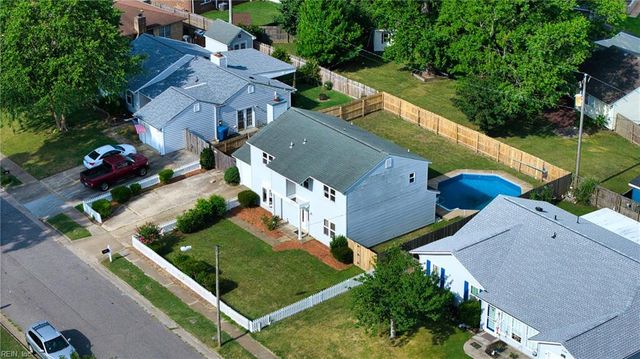 5112 Holly Farms DR, Virginia Beach, VA 23462