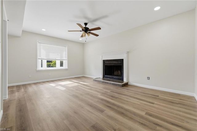 5112 Holly Farms DR, Virginia Beach, VA 23462