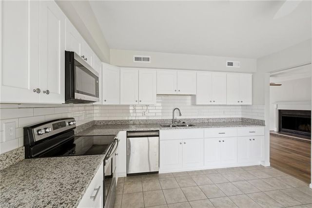 5112 Holly Farms DR, Virginia Beach, VA 23462