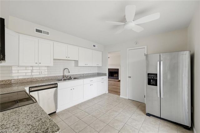 5112 Holly Farms DR, Virginia Beach, VA 23462
