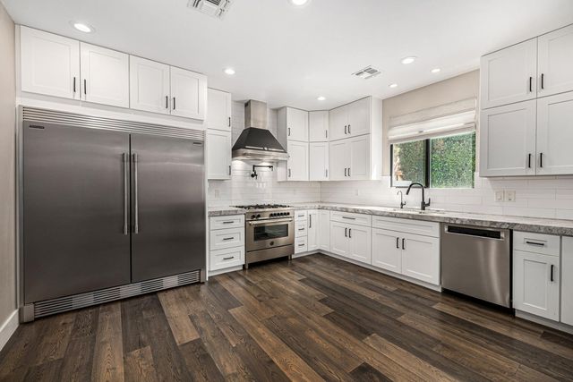 3821 E Devonshire Avenue, Phoenix, AZ 85018